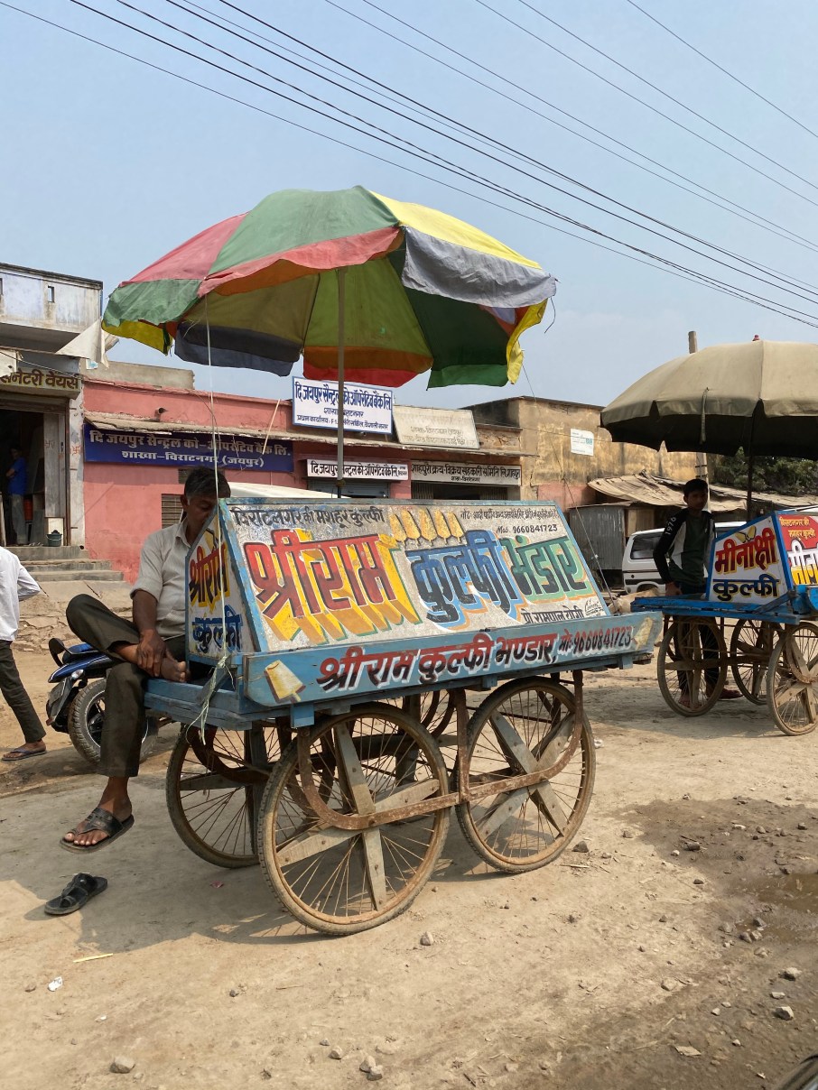 आज मे फिर अपने देश हो आया&nbsp;हुँ!